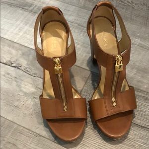 MICHAEL Michael Kors Brown leather platform Heels